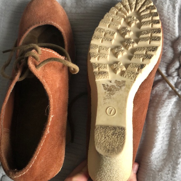 Shoes - Picture 2 of 3